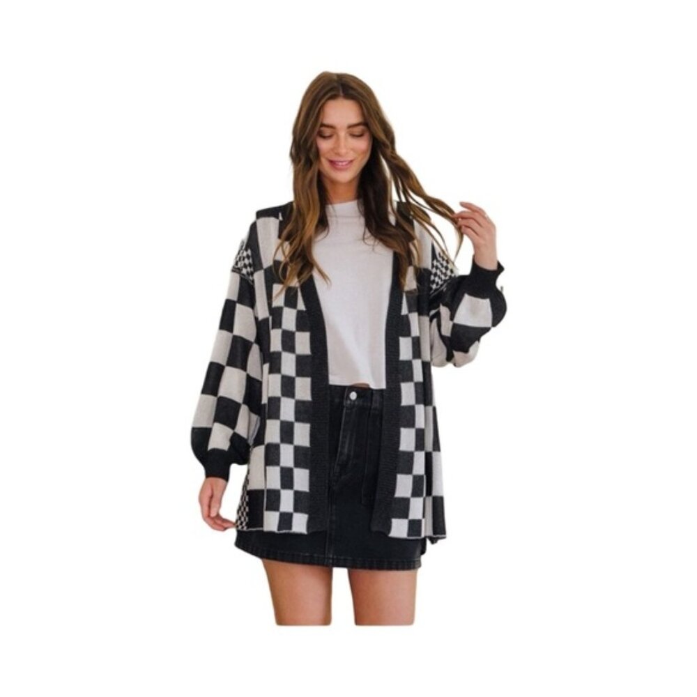 ANNIEWEAR LA Graphic Checkered Knit Cardigan – Bold Monochrome Statement Layer M